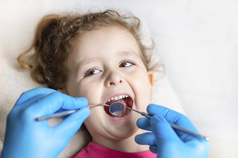 jak dbać o zęby dziecka